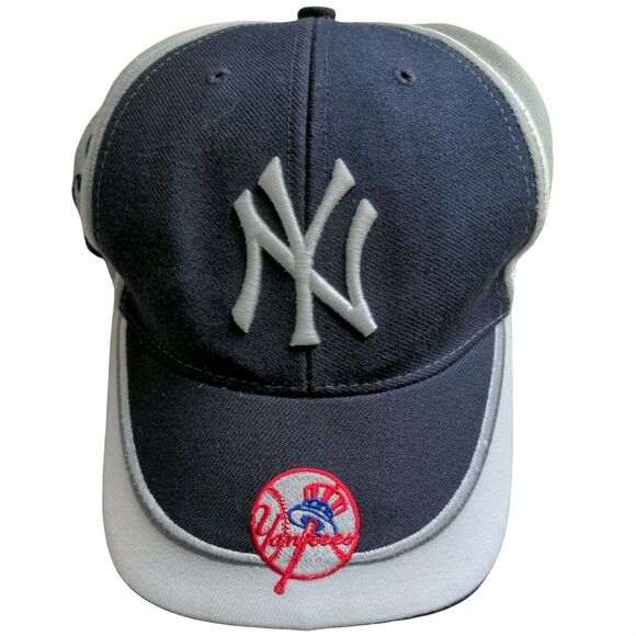 New York Yankees MLB Twins Enterprise Embossed Strapback Baseball Hat Cap Y2K - Picture 1 of 11